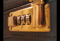 Sửa khóa vali, khóa cặp số tại Tây Hồ